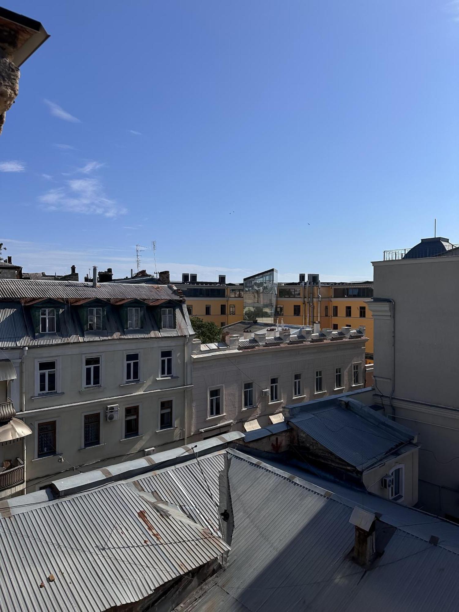 White Door Apartments Heart Of Odessa 4 Buitenkant foto
