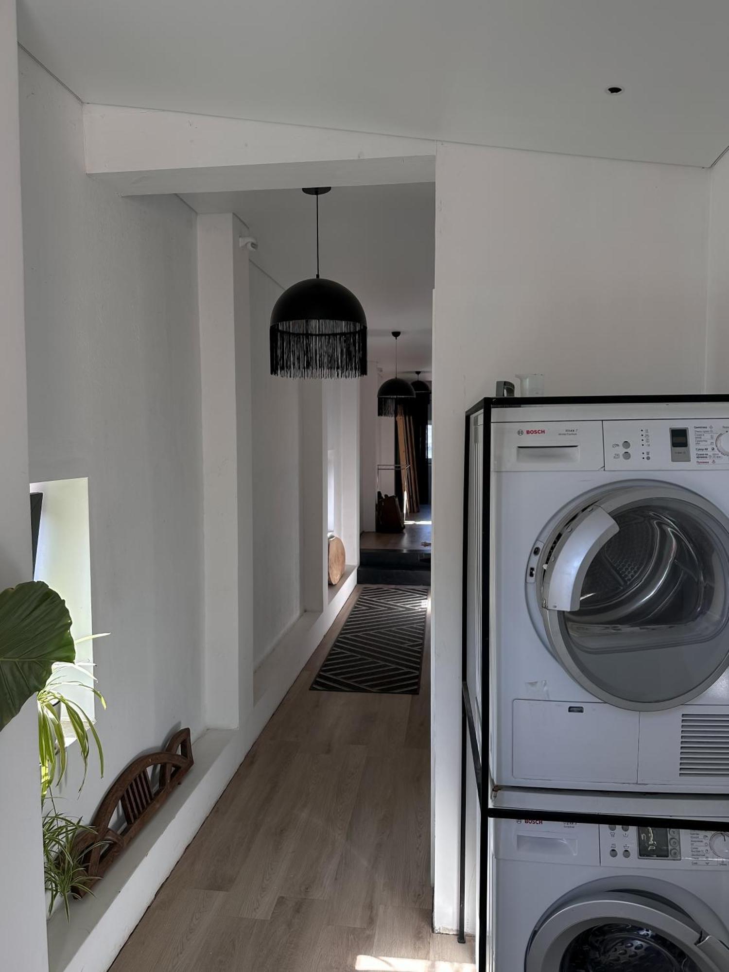 White Door Apartments Heart Of Odessa 4 Buitenkant foto